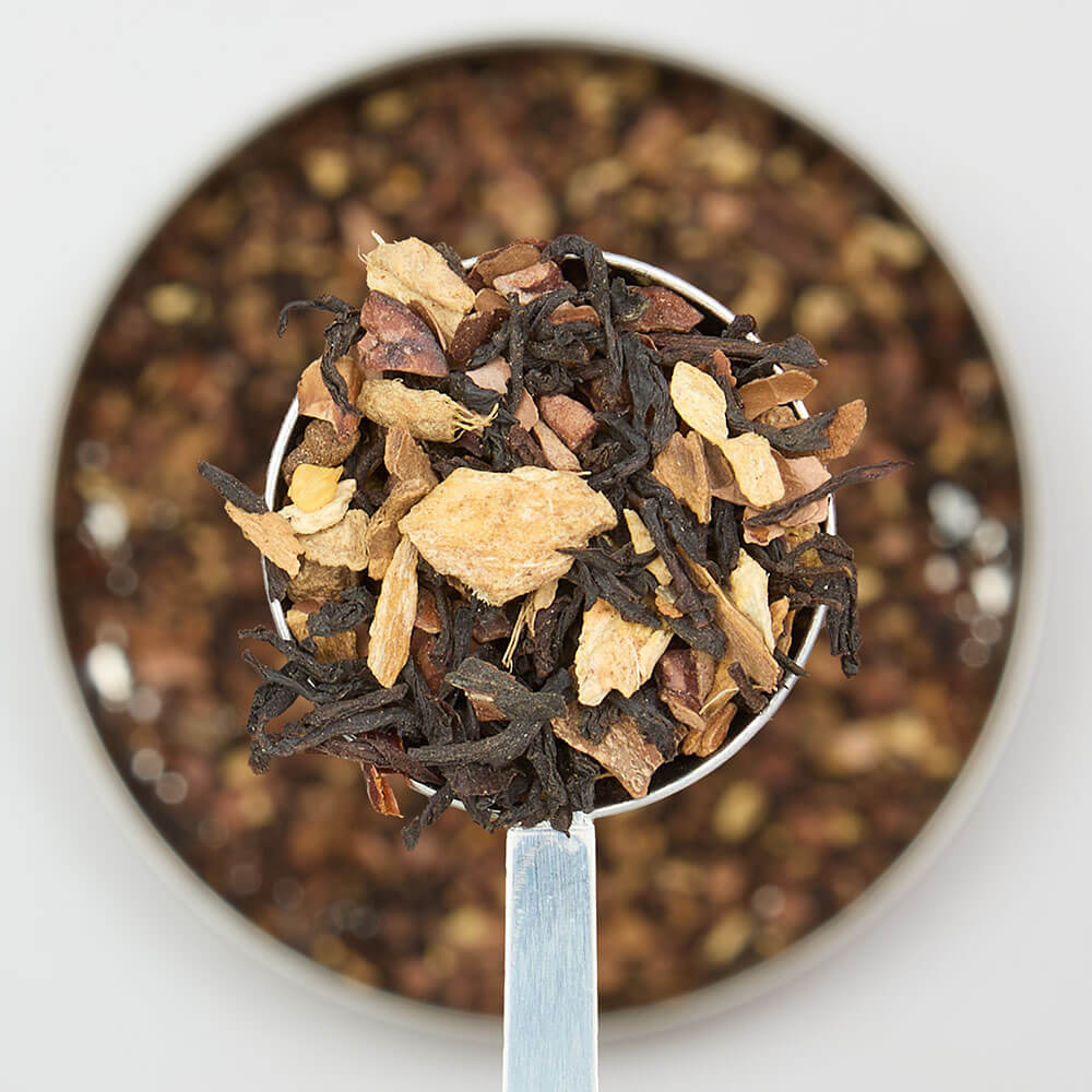 dark choc chilli chai loose leaf in spoon