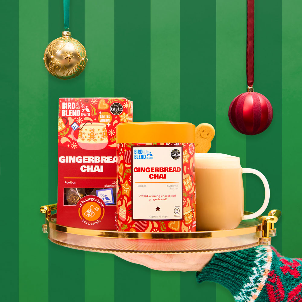 gingerbread chai tea bag gift and 150g gift tin and hot tea latte