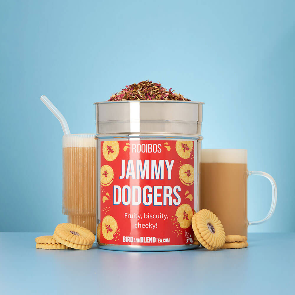 jammy dodgers biscuit hot &amp; iced tea latte &amp; custom tea tin with loose leaf tea &amp; jammy dodgers