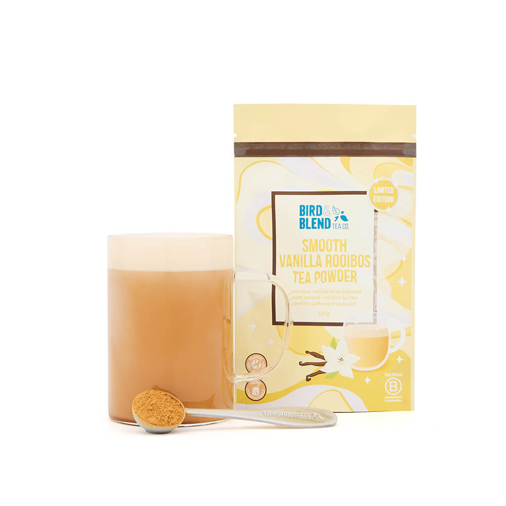 Smooth Vanilla Rooibos Tea Powder hot drink &amp; spoon